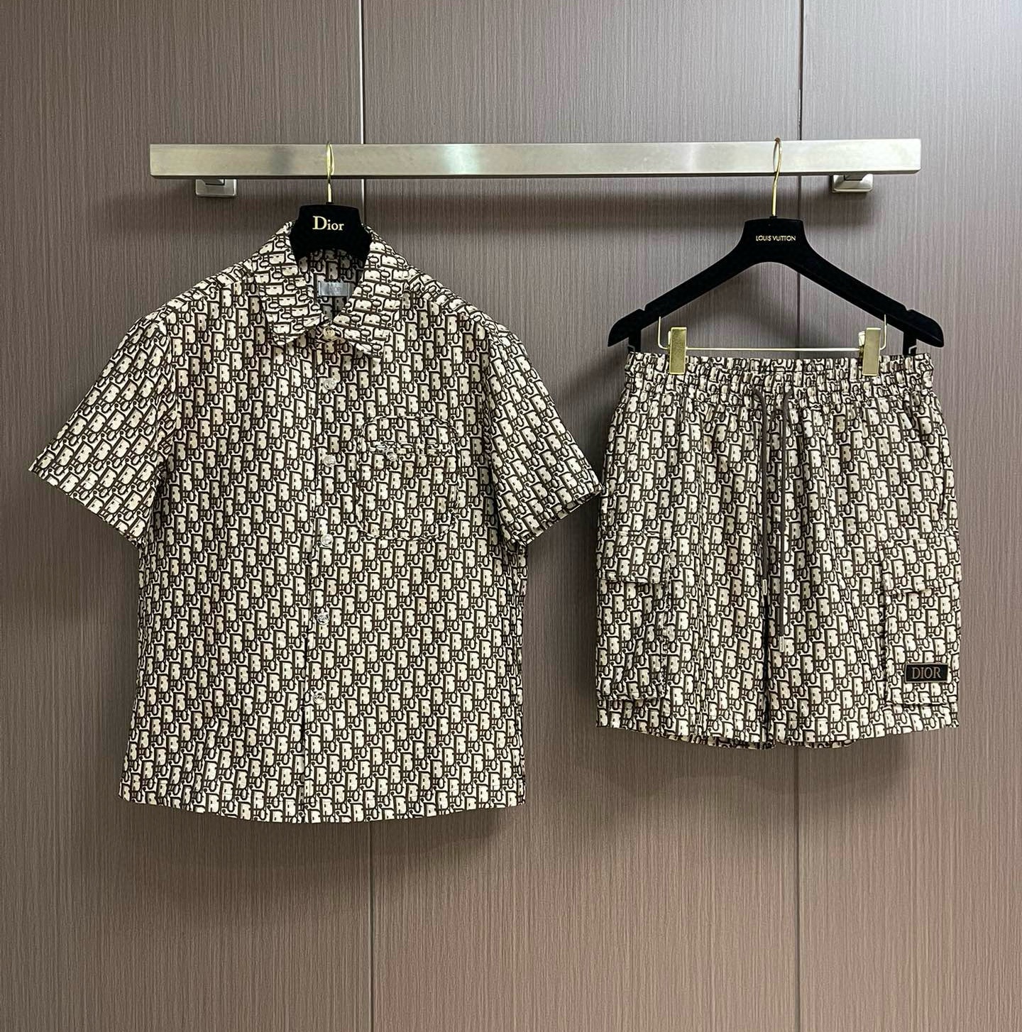 [홍콩명품.Christian Dior]크리스챤 디올 2025 남성용 반팔셔츠 세트 CD866 HD 홍콩명품의류,구매대행,온라인명품