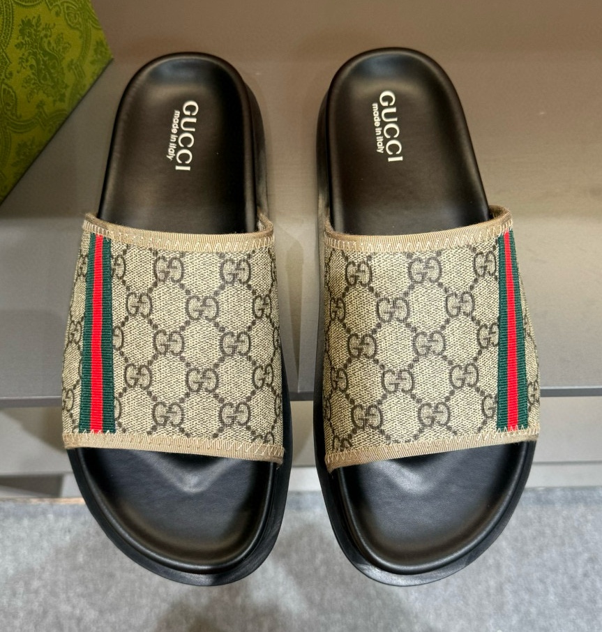 [홍콩명품.GUCCI] 구찌 2025 남성용 슬리퍼 GC242 SH-E 홍콩명품의류,구매대행,온라인명품