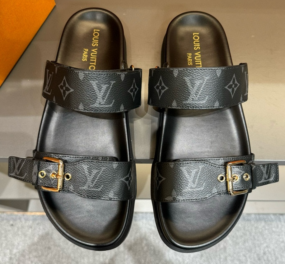 [홍콩명품.Louis Vuitton] 루이비통 2025 남성용 슬리퍼 LV737 SH-E 홍콩명품의류,구매대행,온라인명품