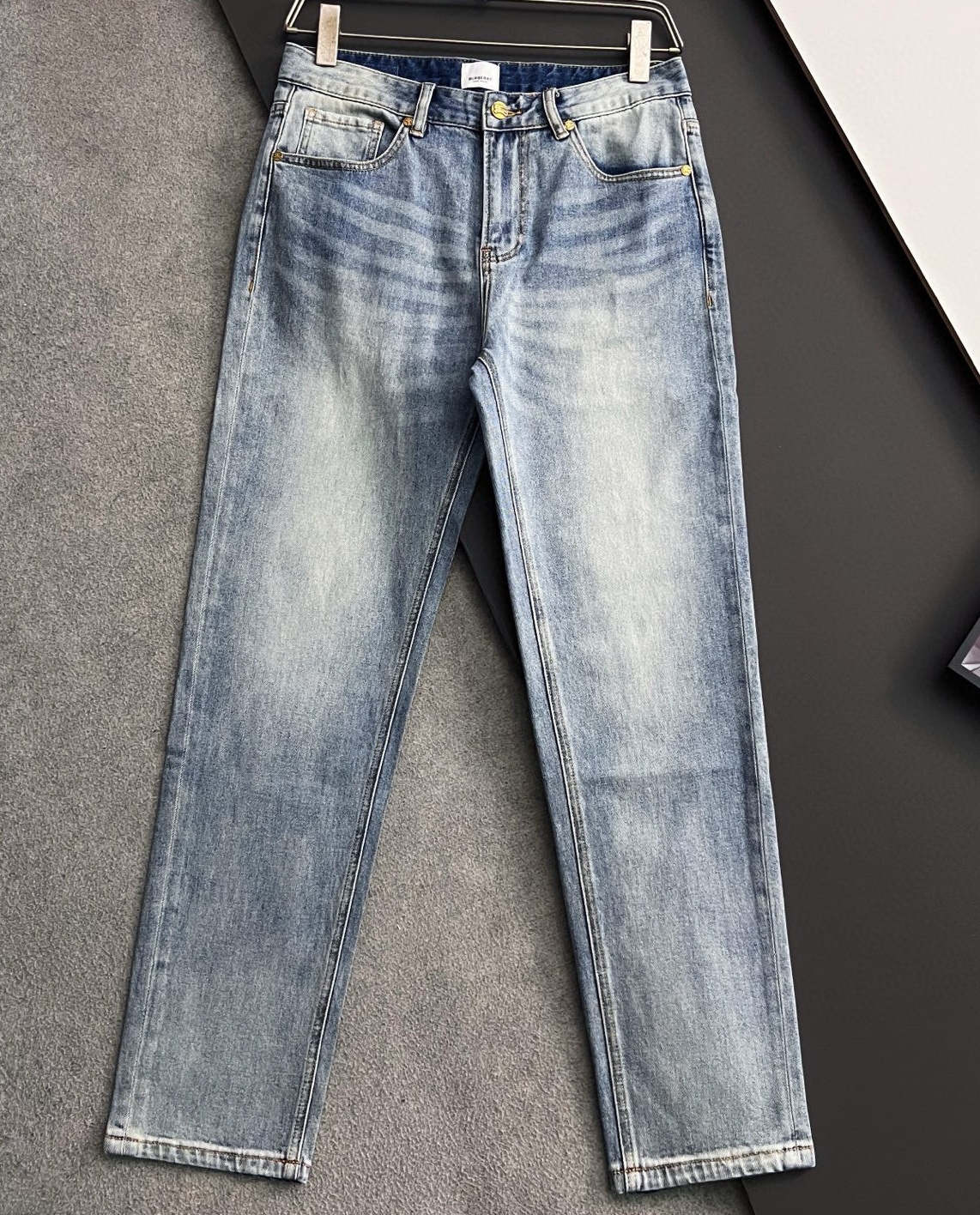 [홍콩명품.BURBERRY]버버리 2025 남성용 청바지 BU1244 YB  홍콩명품의류,구매대행,온라인명품