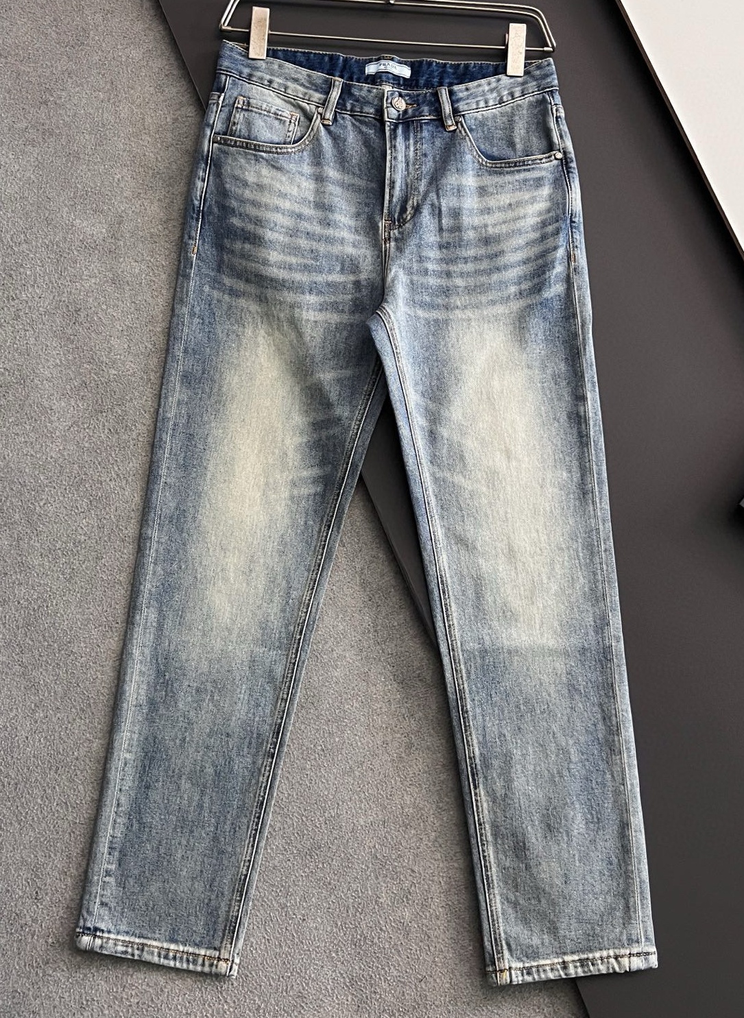 [홍콩명품.PRADA] 프라다 2025 남성용 청바지 PD1324 YB 홍콩명품의류,구매대행,온라인명품