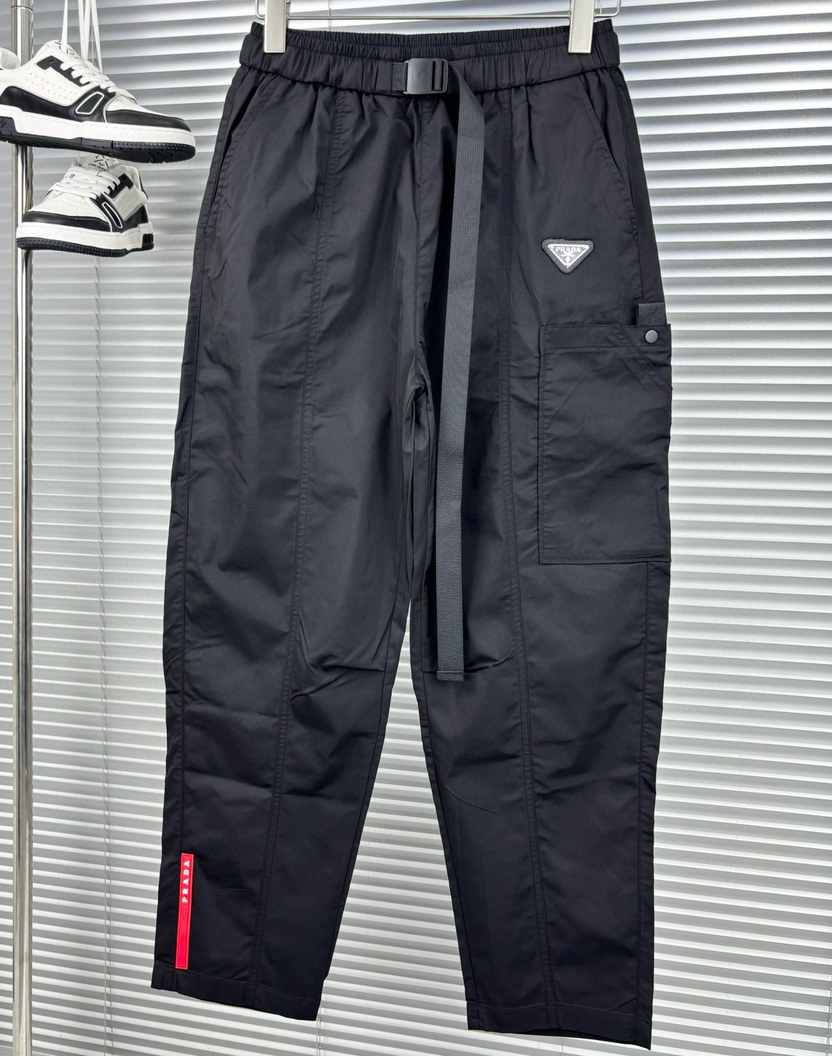 [홍콩명품.PRADA] 프라다 2025 남성용 바지 PD1342 PD 홍콩명품의류,구매대행,온라인명품