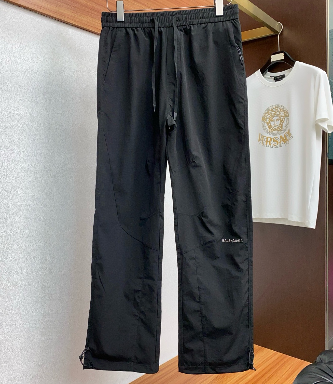 [홍콩명품.BALENCIAGA] 발렌시아가 2025 남성용 바지 BL1228 PD 홍콩명품의류,구매대행,온라인명품