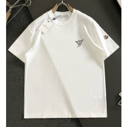 [홍콩명품.MONCLER] 몽클레어 2025 남성용 반팔티 MQ1301 YB 홍콩명품의류,구매대행,온라인명품