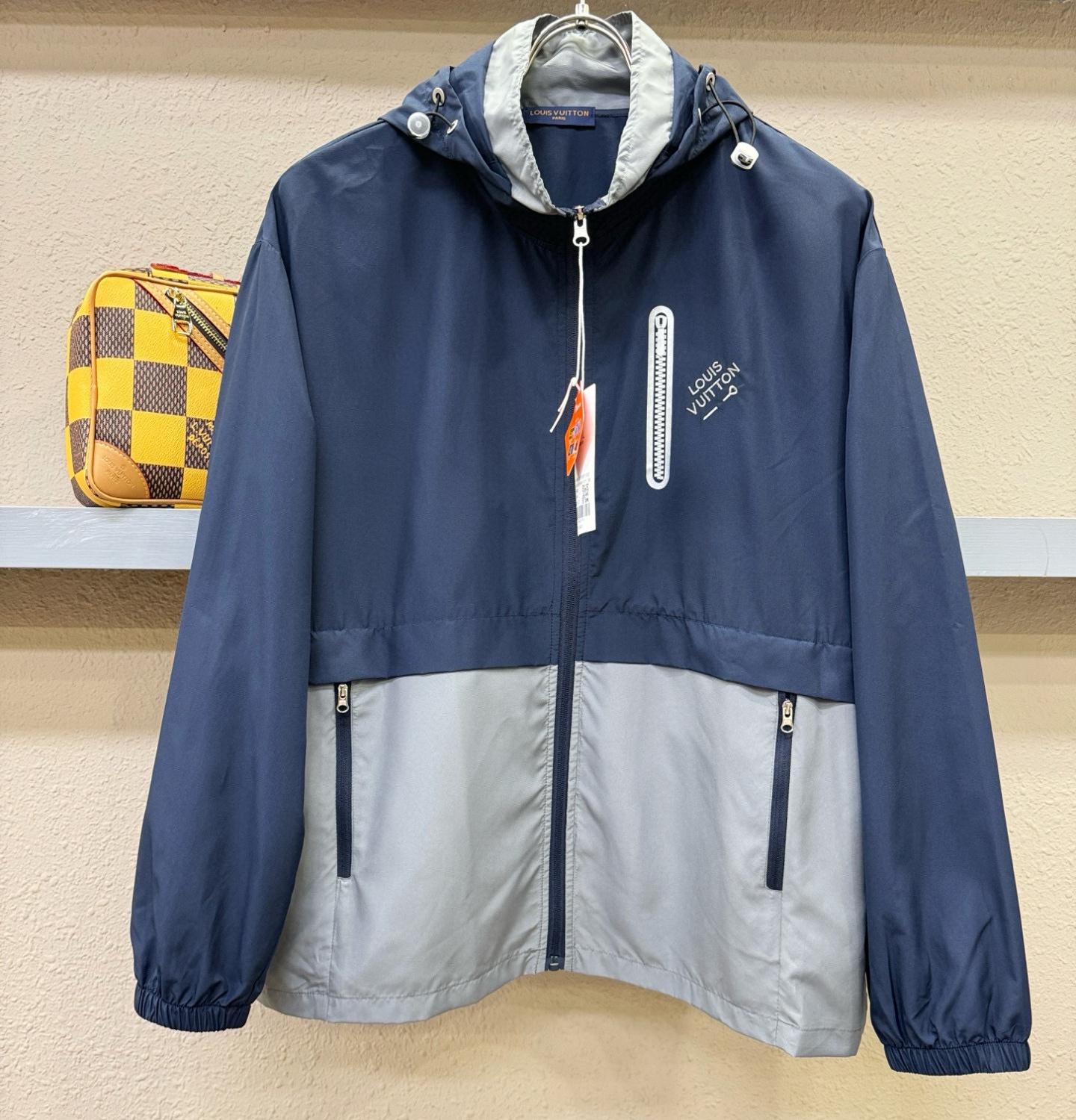 [홍콩명품.LOUIS VUITTON] 루이비통 2025 남성용 바람막이 자켓 LV1908 PD 홍콩명품의류,구매대행,온라인명품