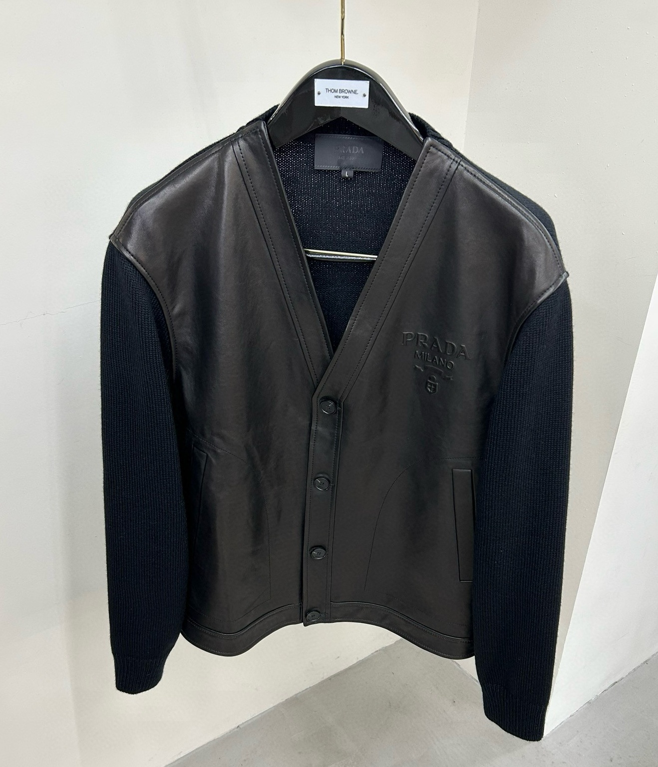 [홍콩명품.PRADA] 프라다 2025 남성용 양가죽자켓 PD1373 HD 홍콩명품의류,구매대행,온라인명품