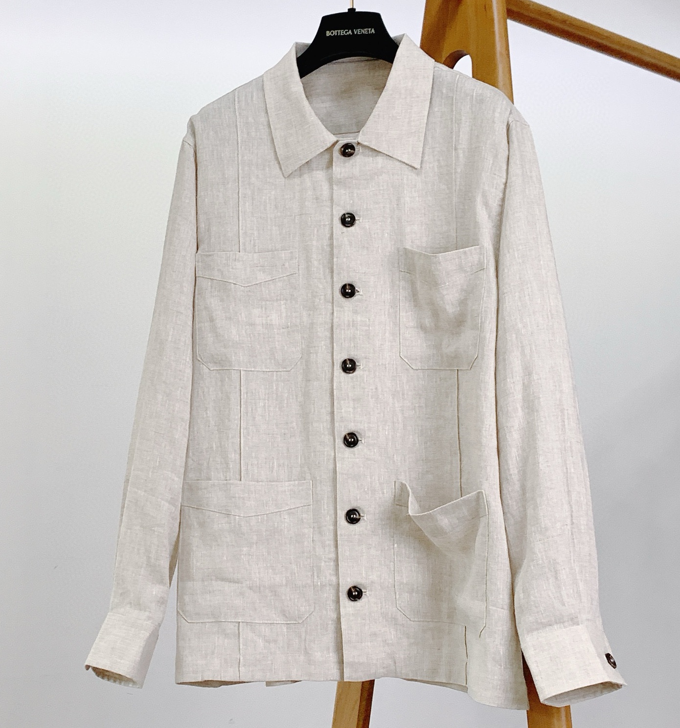 [홍콩명품.BRUNELLO CUCINELLI]브루넬로 쿠치넬리 2025 남성용 린넨 자켓 BL1208 HD 홍콩명품의류,구매대행,온라인명품