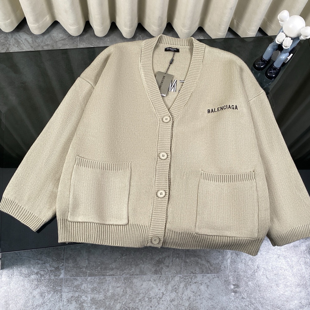 [홍콩명품.BALENCIAGA] 발렌시아가 2025 남성용 니트가디건 BL1260 ZW 홍콩명품의류,구매대행,온라인명품