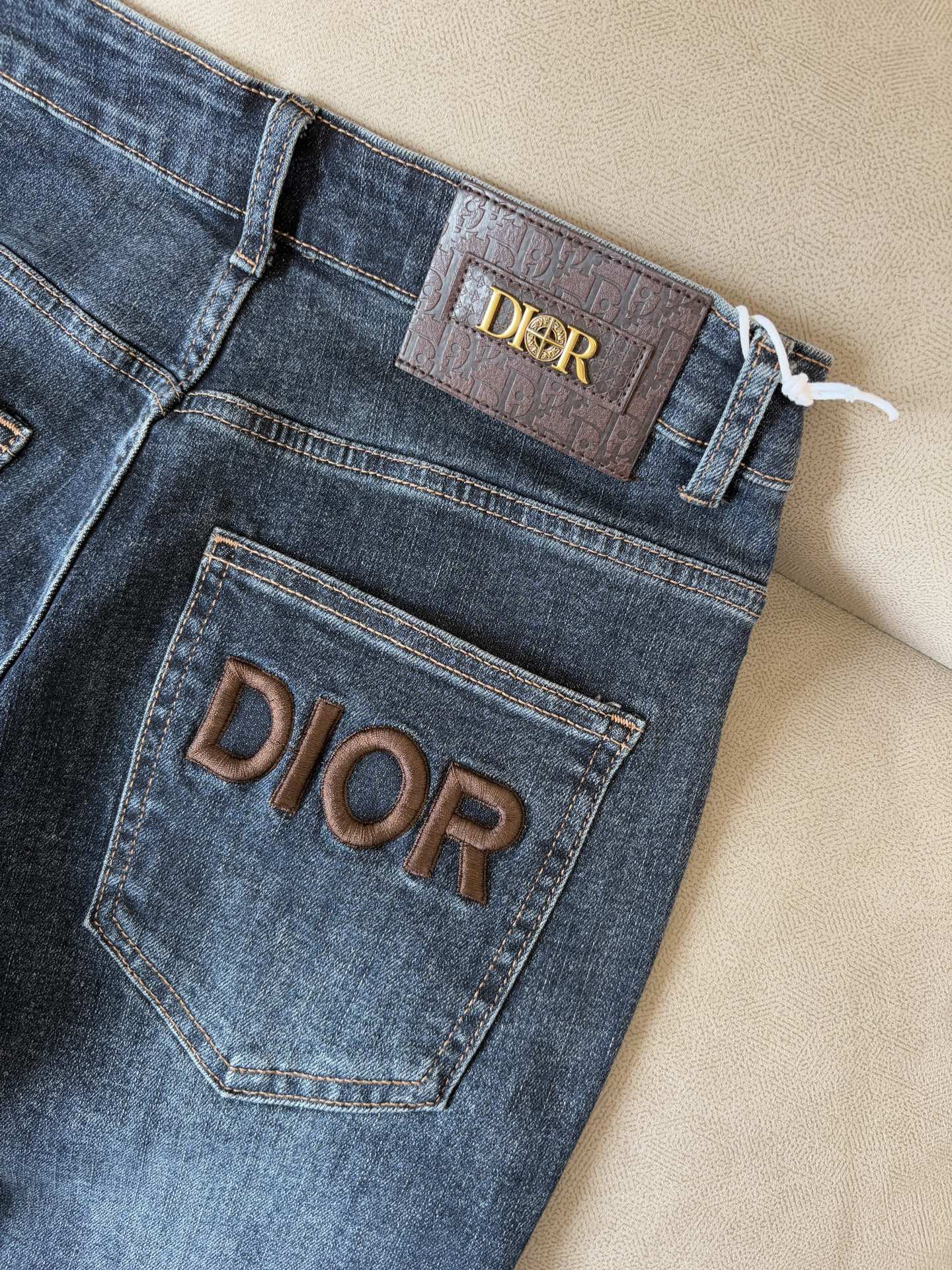 [홍콩명품.Christian Dior]크리스챤 디올 2025 남성용 청바지 CD969 YB 홍콩명품의류,구매대행,온라인명품