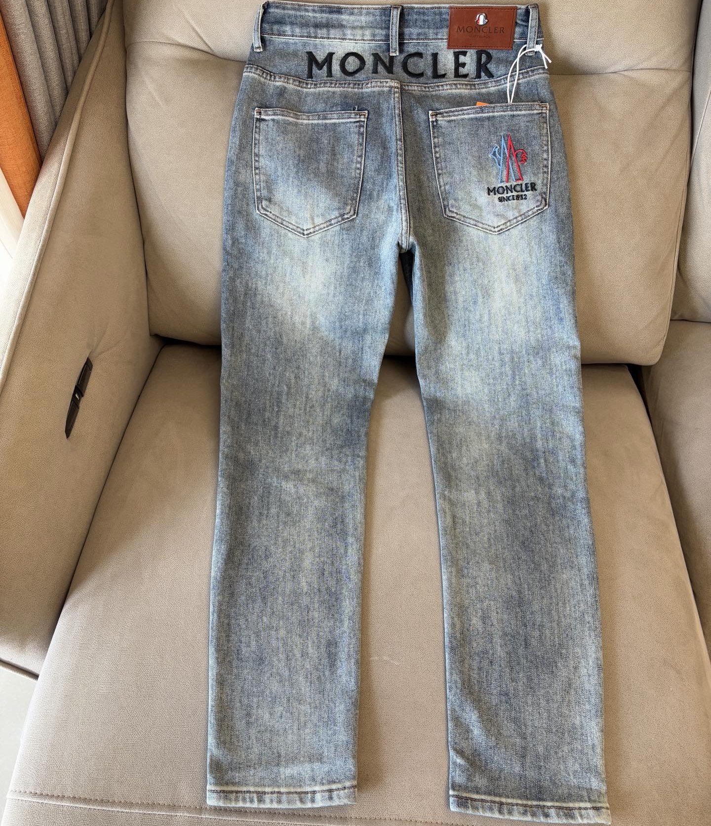 [홍콩명품.MONCLER] 몽클레어 2025 남성용 청바지 MQ1339 YB 홍콩명품의류,구매대행,온라인명품