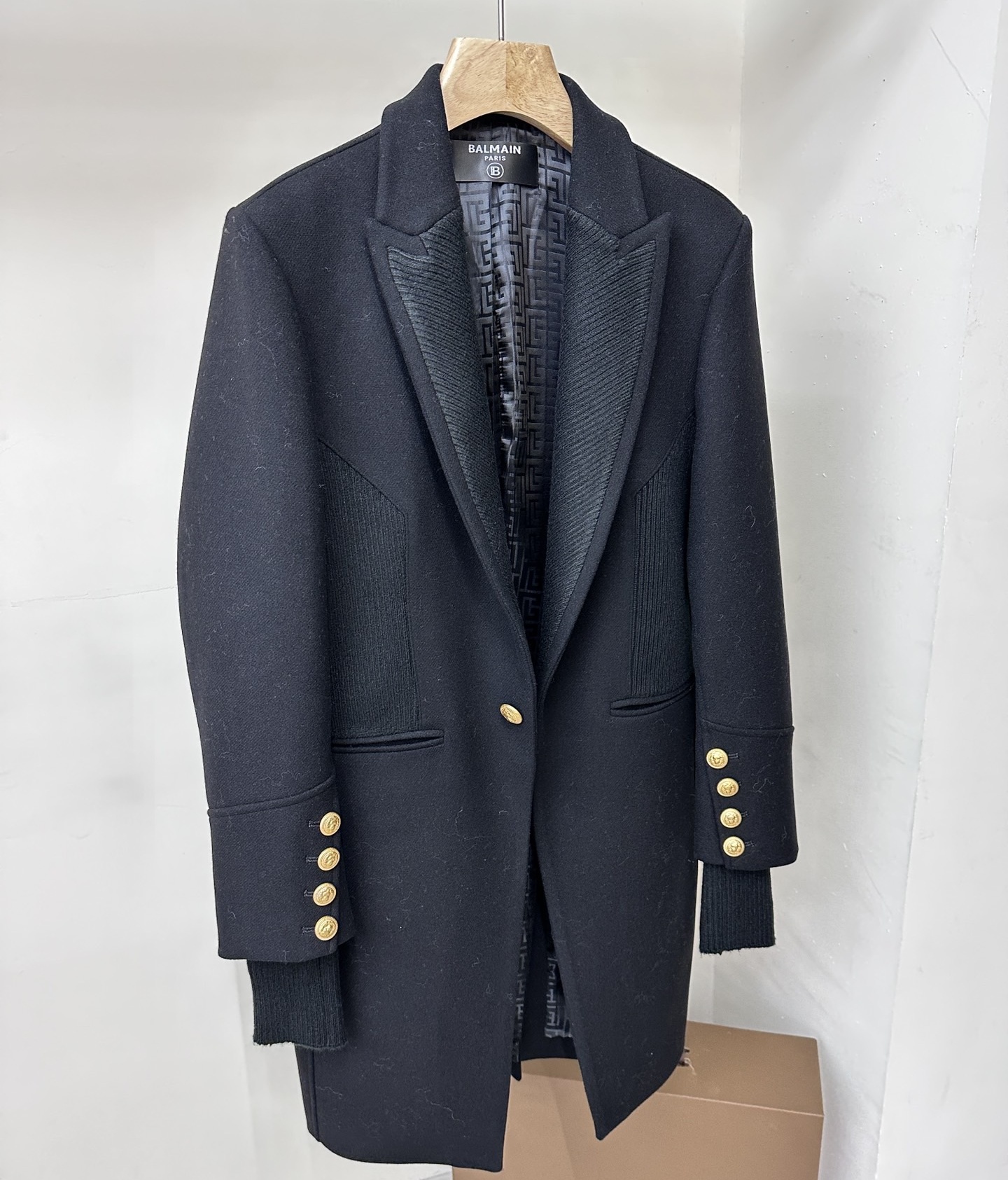 [홍콩명품.BALMAIN] 발망 25SS 로고 패턴 울 코트  BM038 HD 홍콩명품의류,구매대행,온라인명품