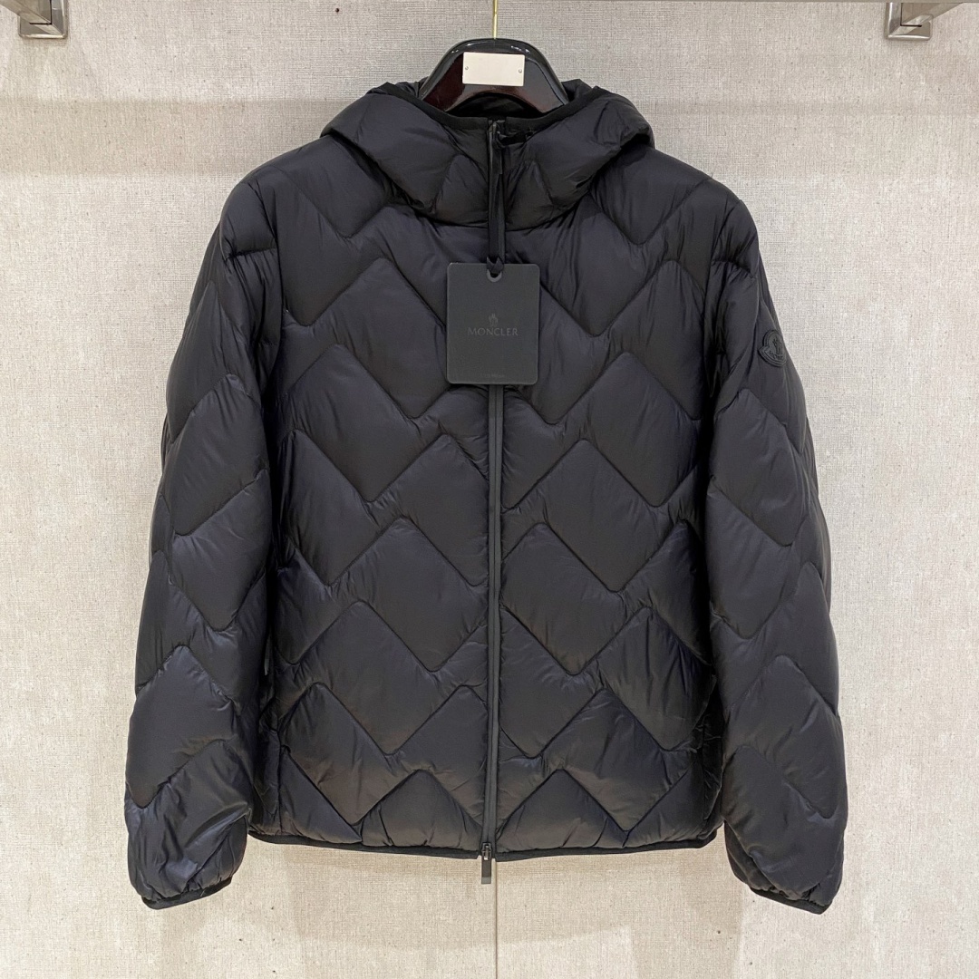 [홍콩명품.MONCLER] 몽클레어 2025 남성용 구스다운 패딩자켓 MQ1385 YB 홍콩명품의류,구매대행,온라인명품