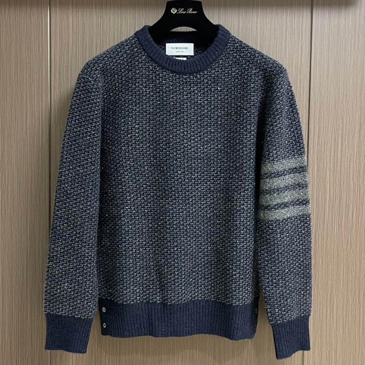 [홍콩명품.THOM BROWNE ] 톰 브라운 2025 남성용 울 풀오버 TB1282 HD 홍콩명품의류,구매대행,온라인명품