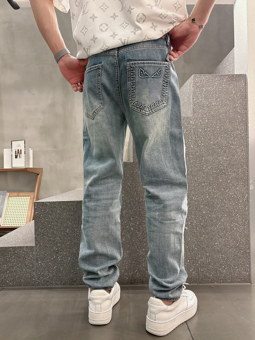 [홍콩명품,FENDI] 펜디 2025 남성용 청바지 FD621 PD 홍콩명품의류,구매대행,온라인명품