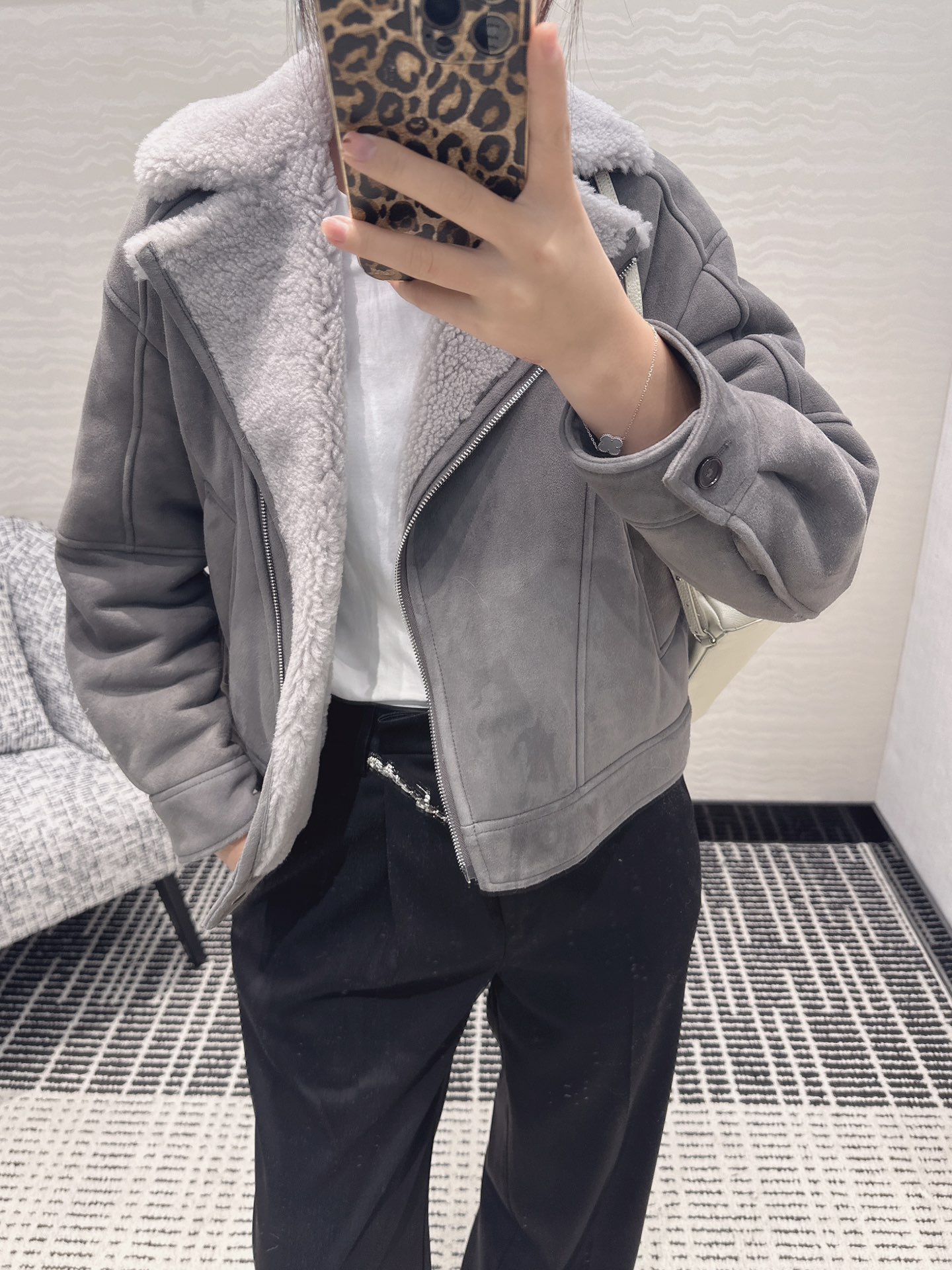 [홍콩명품.BRUNELLO CUCINELLI] 브루넬로 쿠치넬리 2025 여성 모피일체 양가죽 자켓 WA5863 JS 홍콩명품의류,구매대행,온라인명품