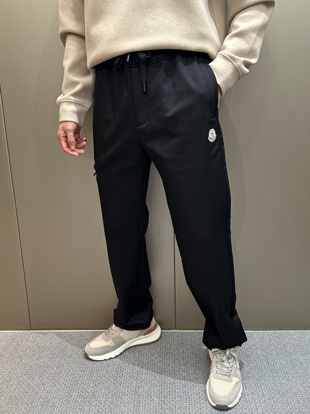 [홍콩명품.MONCLER] 몽클레어 2025 남성용 바지 MQ1438 HD 홍콩명품의류,구매대행,온라인명품