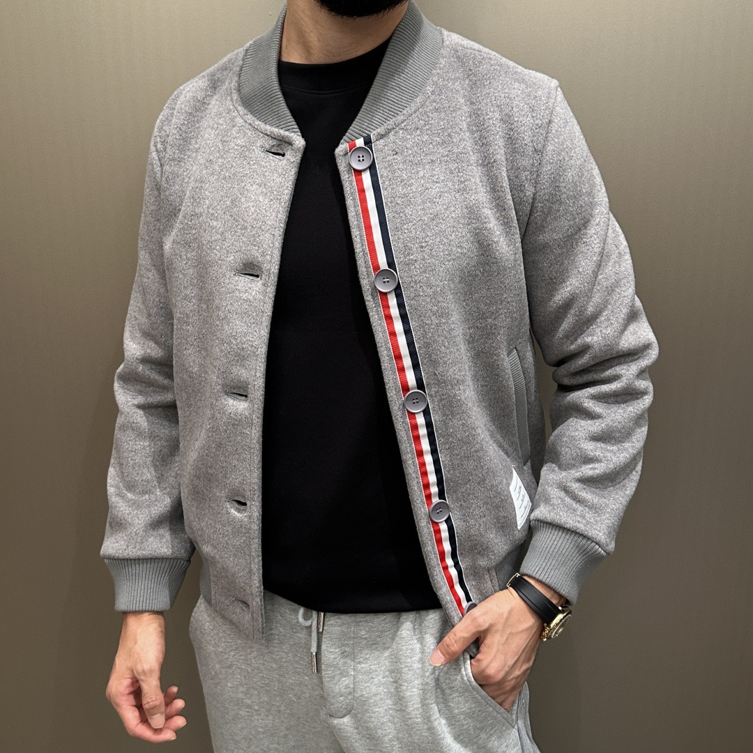 [홍콩명품.THOM BROWNE ] 톰 브라운 2025 남성용 자켓 TB1315 HD 홍콩명품의류,구매대행,온라인명품