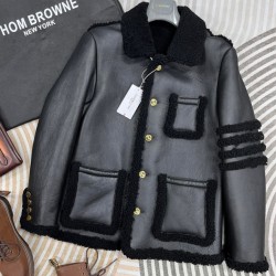 [홍콩명품.THOM BROWNE ] 톰 브라운 2025 남성용 모피일체 양가죽코트 TB1317 HD 홍콩명품의류,구매대행,온라인명품