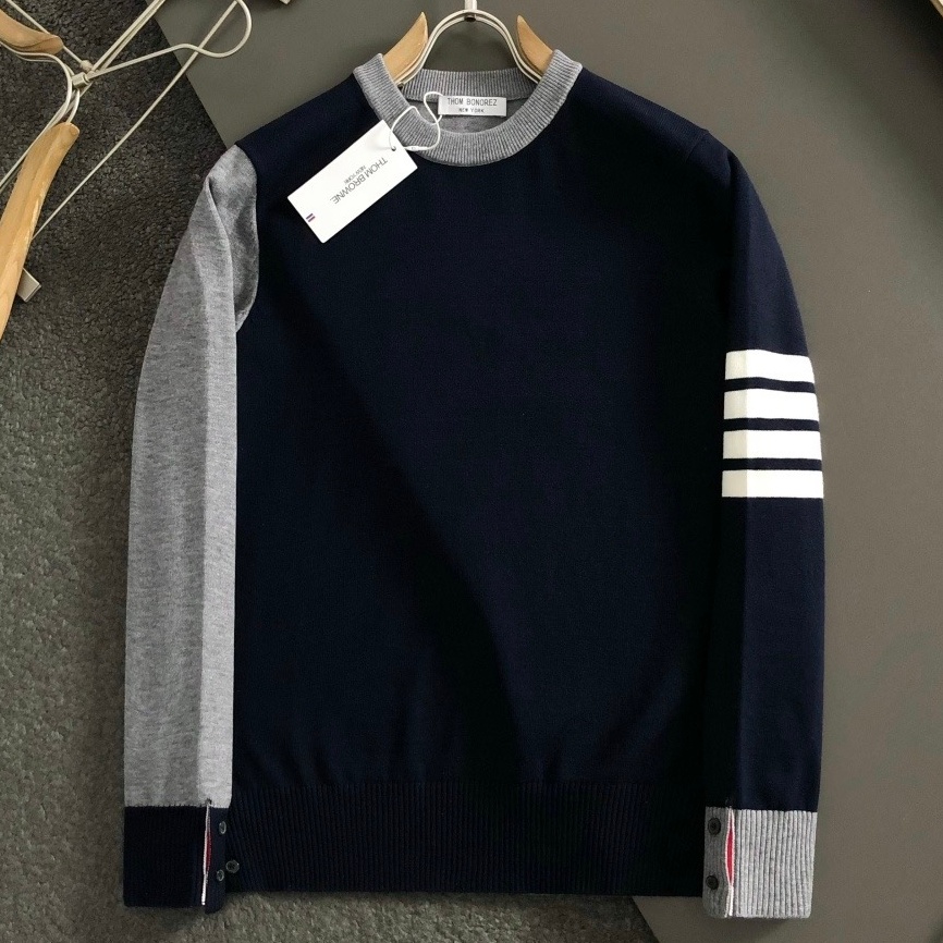 [홍콩명품.THOM BROWNE ] 톰 브라운 2025 남성용 니트 풀오버 TB1334 PD 홍콩명품의류,구매대행,온라인명품