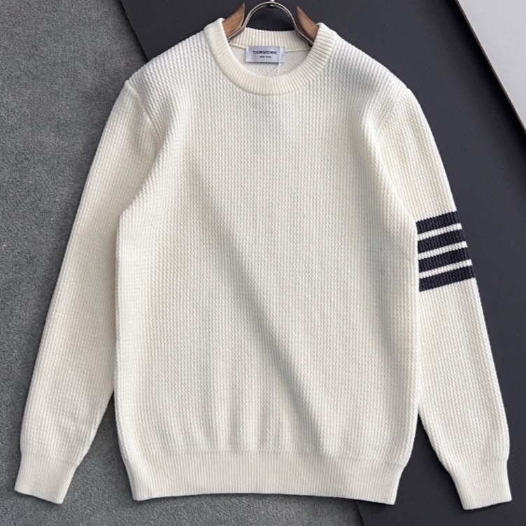 [홍콩명품.THOM BROWNE ] 톰 브라운 2025 남성용 니트 풀오버 TB1333 PD 2컬러 홍콩명품의류,구매대행,온라인명품