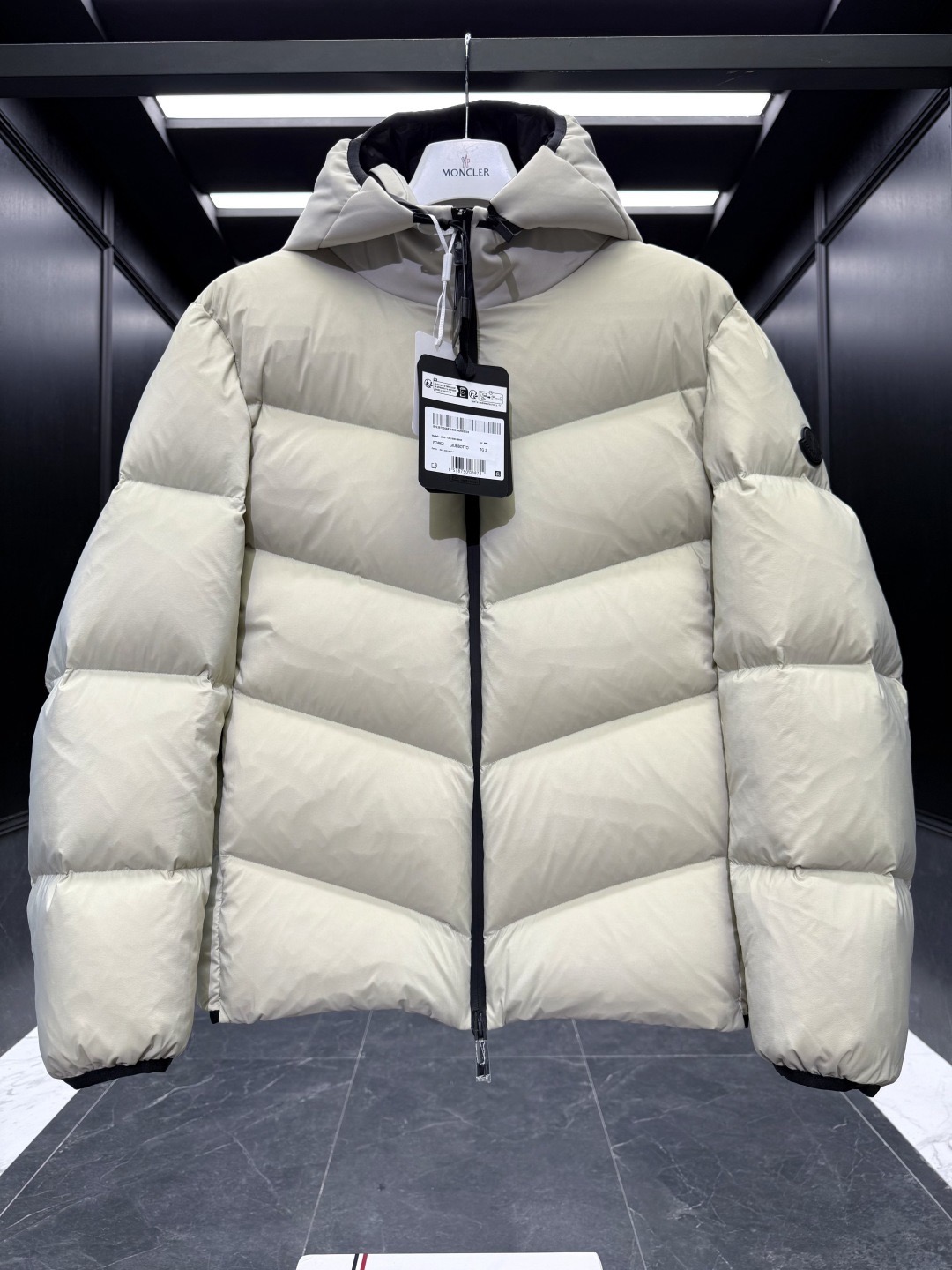 [홍콩명품.MONCLER] 몽클레어 2025 남성용 구스다운 패딩자켓 MQ1525 YB 홍콩명품의류,구매대행,온라인명품