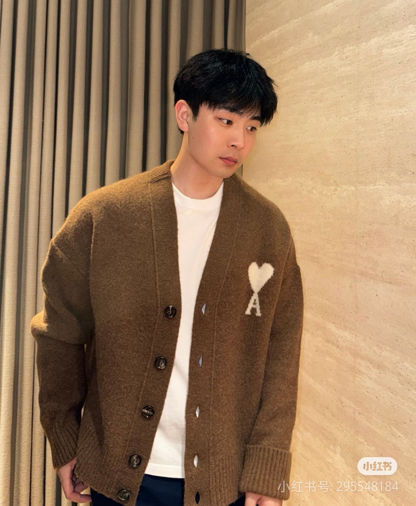 [홍콩명품.AMI] 아미 2025 남성용 울 가디건 AM042 YB 홍콩명품의류,구매대행,온라인명품