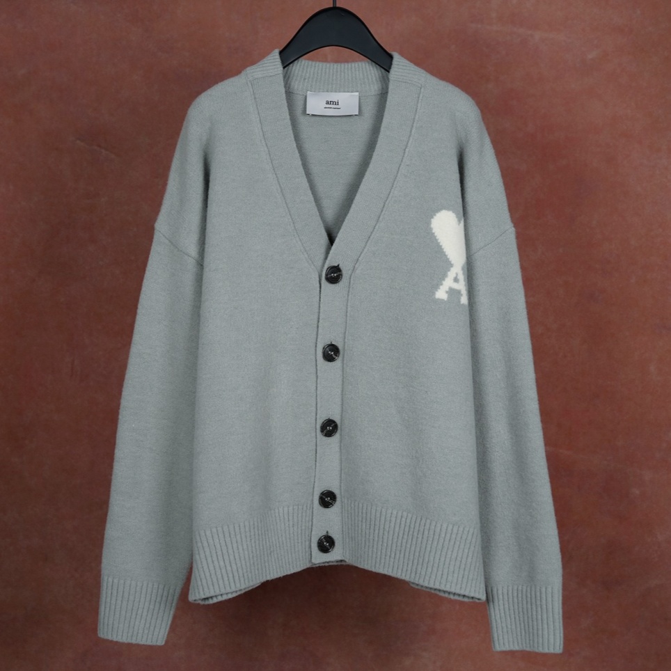 [홍콩명품.AMI] 아미 2025 남성용 울 가디건 AM043 YB 홍콩명품의류,구매대행,온라인명품