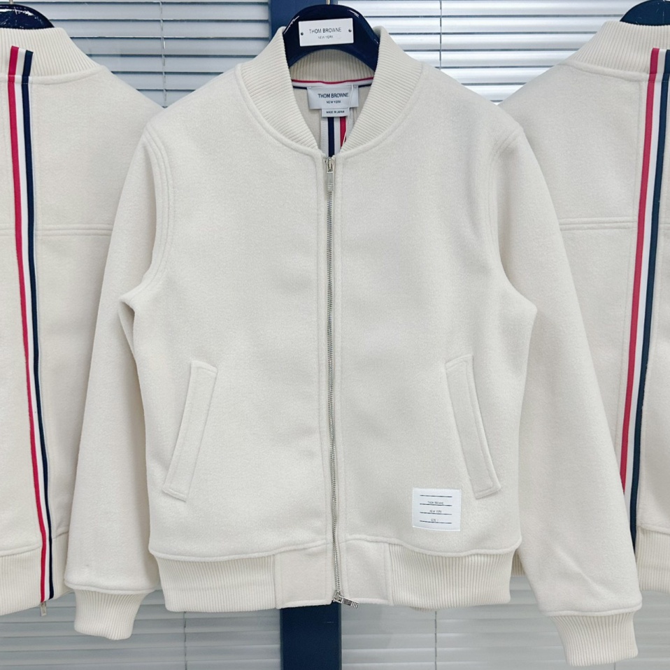 [홍콩명품.THOM BROWNE ] 톰 브라운 2026 남성용 자켓 TB1389 HD 홍콩명품의류,구매대행,온라인명품