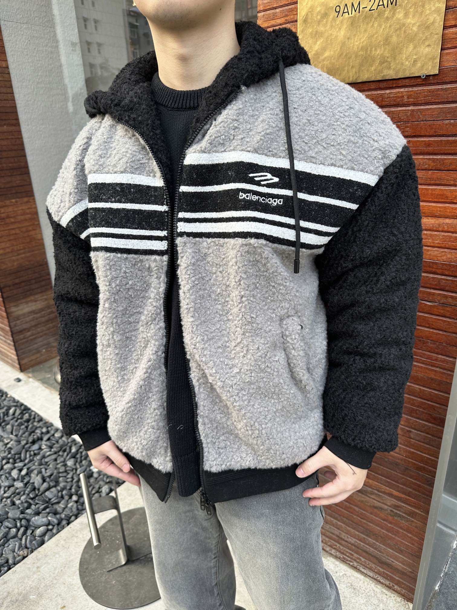 [홍콩명품.BALENCIAGA] 발렌시아가 2026 남성용 후드자켓 BL1321 TB3 홍콩명품의류,구매대행,온라인명품