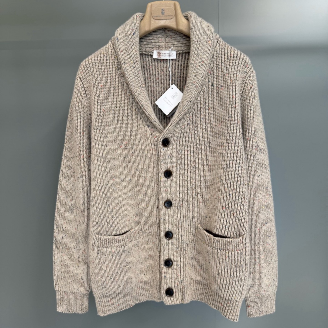 [홍콩명품.BRUNELLO CUCINELLI]브루넬로 쿠치넬리 2026 남성용 울가디건 BL1367 HD 홍콩명품의류,구매대행,온라인명품