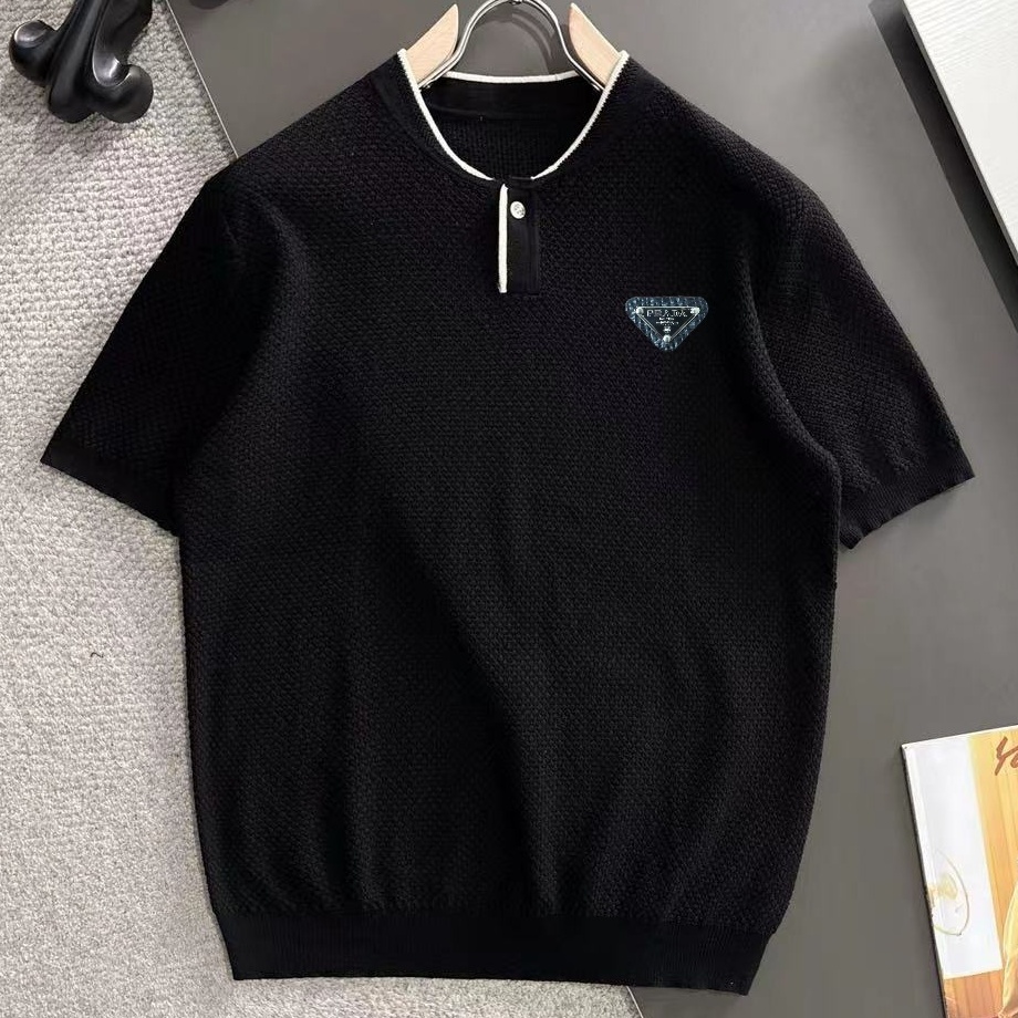 [홍콩명품.PRADA] 프라다 2026 남성용 니트반팔 PD1749 PD 홍콩명품의류,구매대행,온라인명품