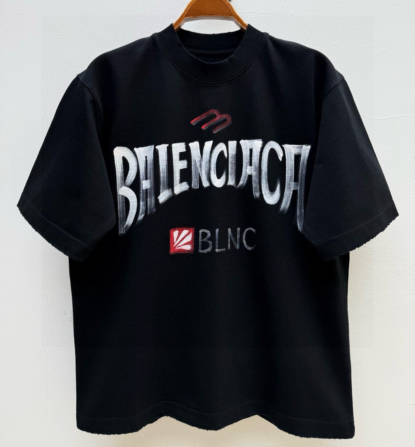 [홍콩명품.BALENCIAGA] 발렌시아가 2026 남성용 반팔 BL1361 HD  홍콩명품의류,구매대행,온라인명품