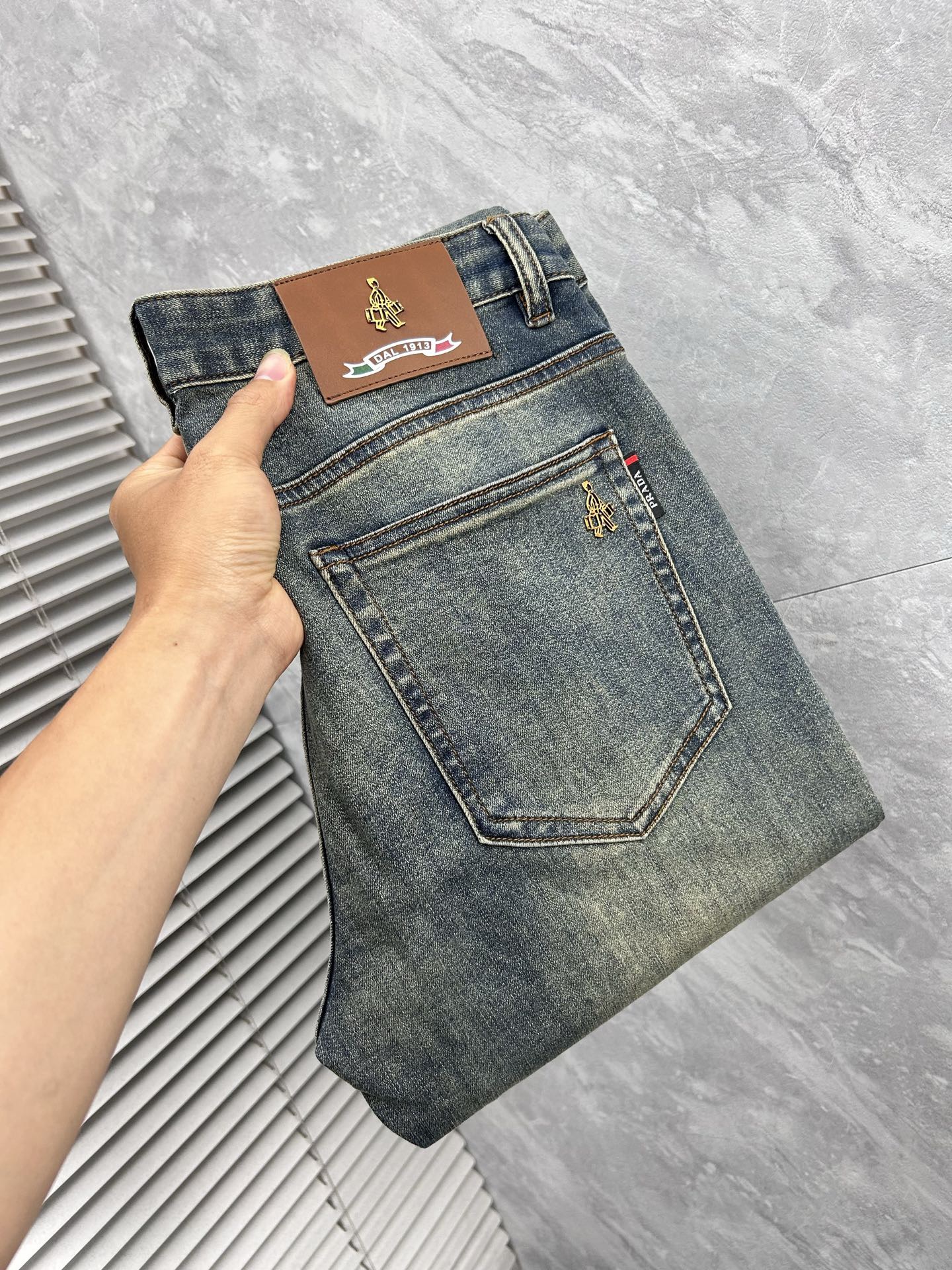 [홍콩명품.PRADA] 프라다 2026 남성용 청바지 PD1854 PD 홍콩명품의류,구매대행,온라인명품