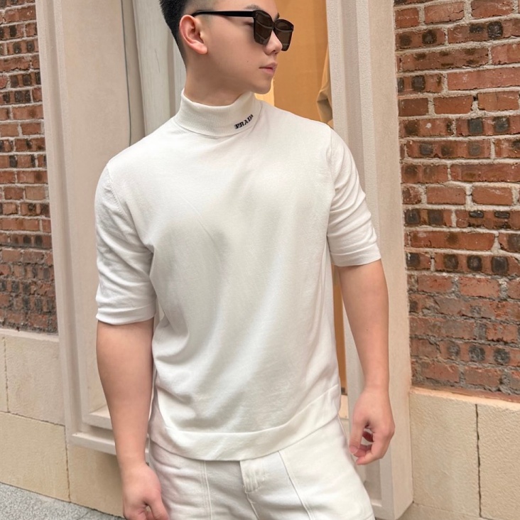 [홍콩명품.PRADA] 프라다 2026 남성용 니트반팔 PD1889 YB 홍콩명품의류,구매대행,온라인명품