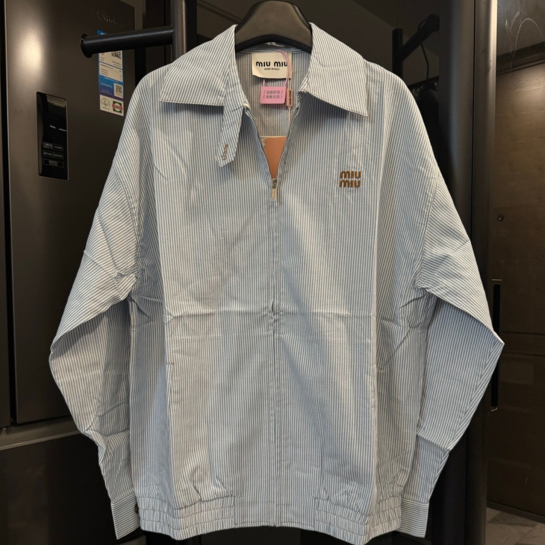 [홍콩명품,MIU MIU] 미우미우 26SS 로고 자켓 MM100 PD, 홍콩명품의류,구매대행,온라인명품