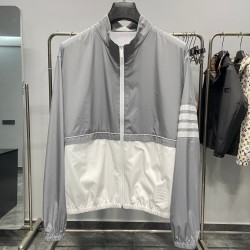 [홍콩명품.THOM BROWNE ] 톰 브라운 2026 남성용 바람막이자켓 TB1431 PD 홍콩명품의류,구매대행,온라인명품