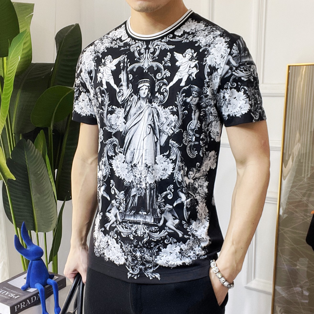 [홍콩명품DOLCE & GABBANA ] 돌체앤가바나 2026 남성용 폴로반팔 DG585 PD 홍콩명품의류,구매대행,온라인명품