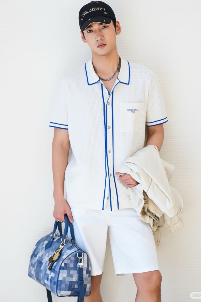 [홍콩명품.LOUIS VUITTON] 루이비통 2026 남성용 니트반팔 LV3053 PD 홍콩명품의류,구매대행,온라인명품