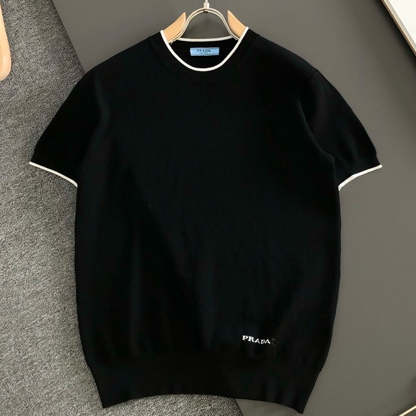 [홍콩명품.PRADA] 프라다 2026 남성용 니트반팔 PD1974 YB 홍콩명품의류,구매대행,온라인명품