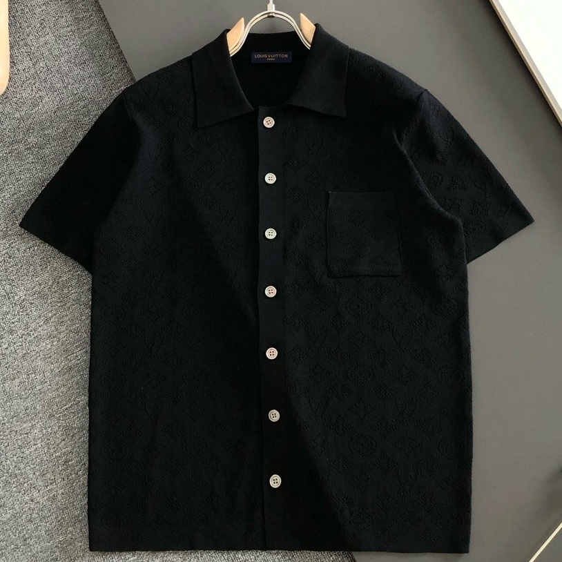 [홍콩명품.LOUIS VUITTON] 루이비통 2026 남성용 니트반팔 LV3105 PD 홍콩명품의류,구매대행,온라인명품