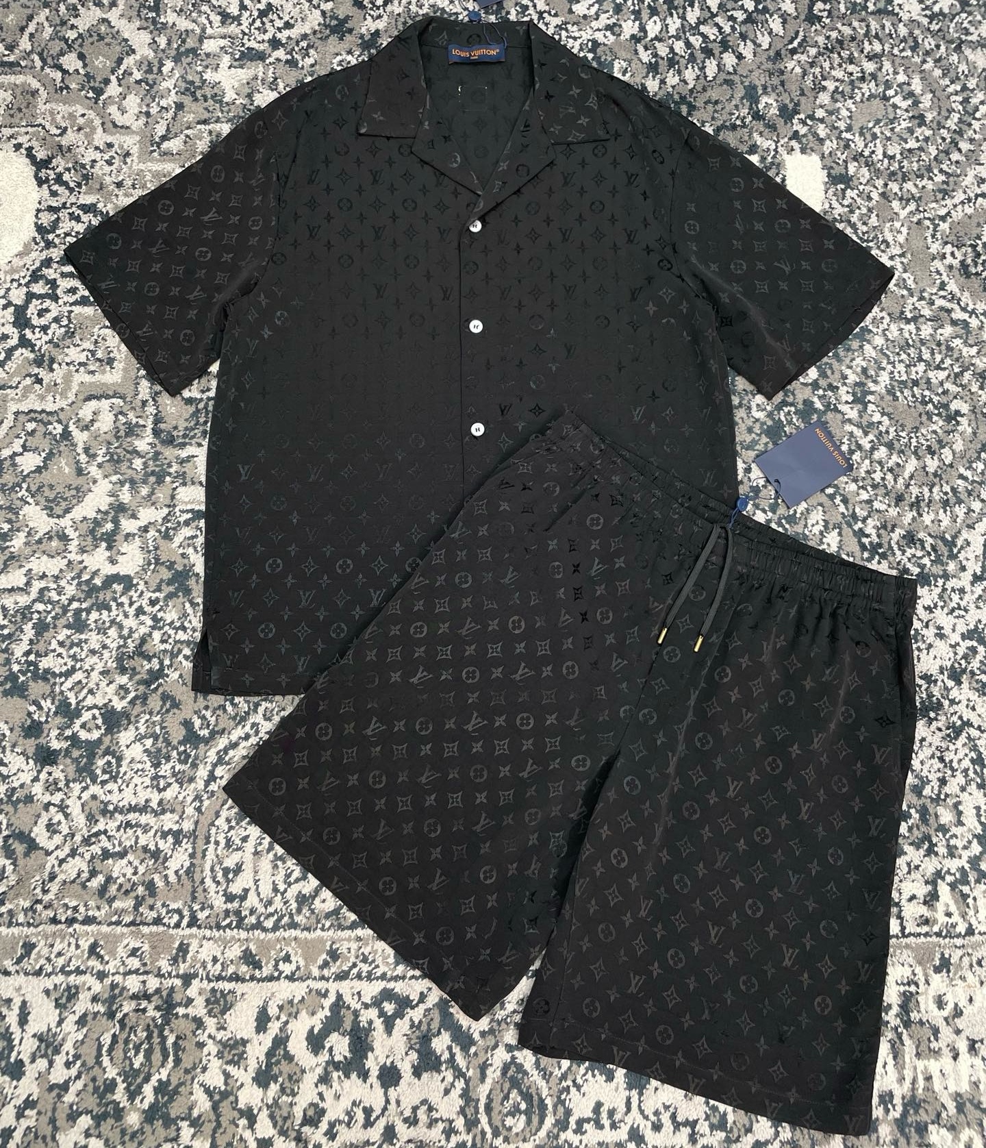[홍콩명품.LOUIS VUITTON] 루이비통 2026 남성용 반팔셔츠세트 LV3160 YB 홍콩명품의류,구매대행,온라인명품