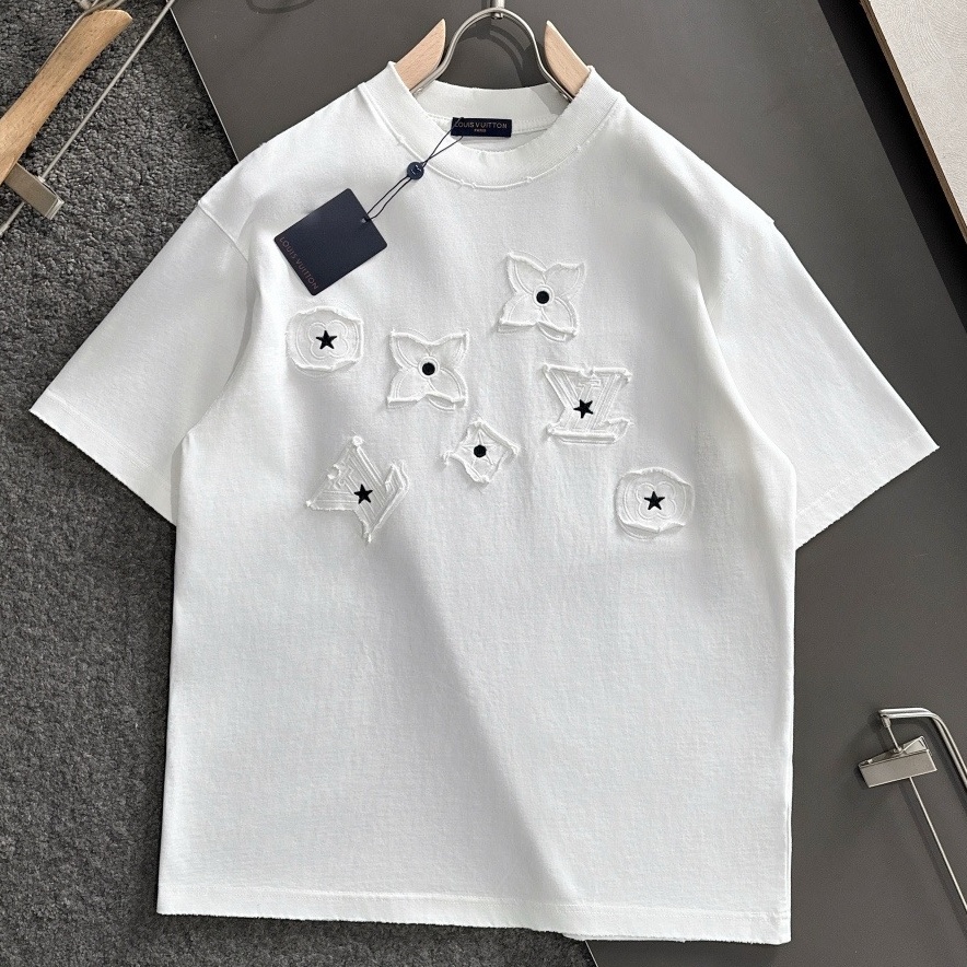 [홍콩명품.LOUIS VUITTON] 루이비통 2026 남성용 반팔 LV3225 PD 홍콩명품의류,구매대행,온라인명품