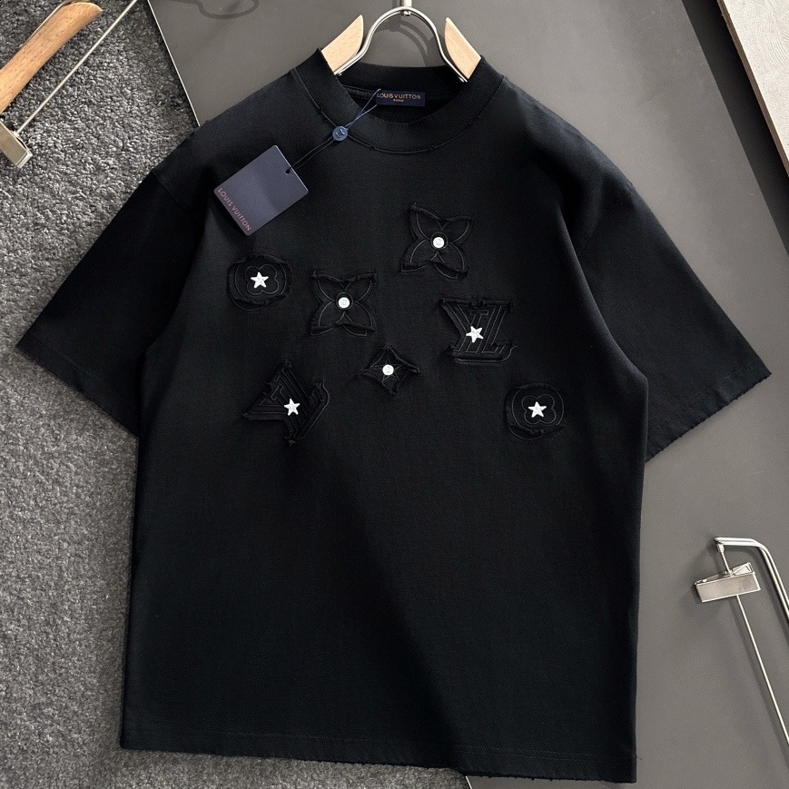 [홍콩명품.LOUIS VUITTON] 루이비통 2026 남성용 반팔 LV3226 PD 홍콩명품의류,구매대행,온라인명품