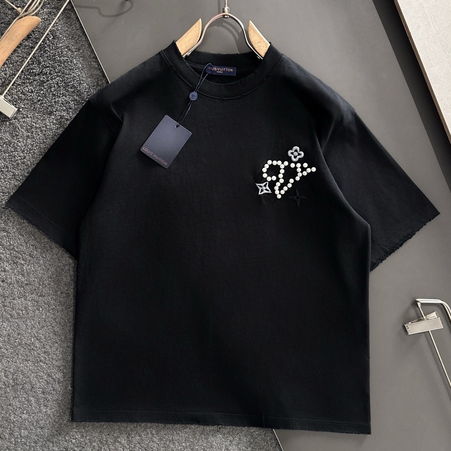 [홍콩명품.LOUIS VUITTON] 루이비통 2026 남성용 반팔 LV3230 PD 홍콩명품의류,구매대행,온라인명품