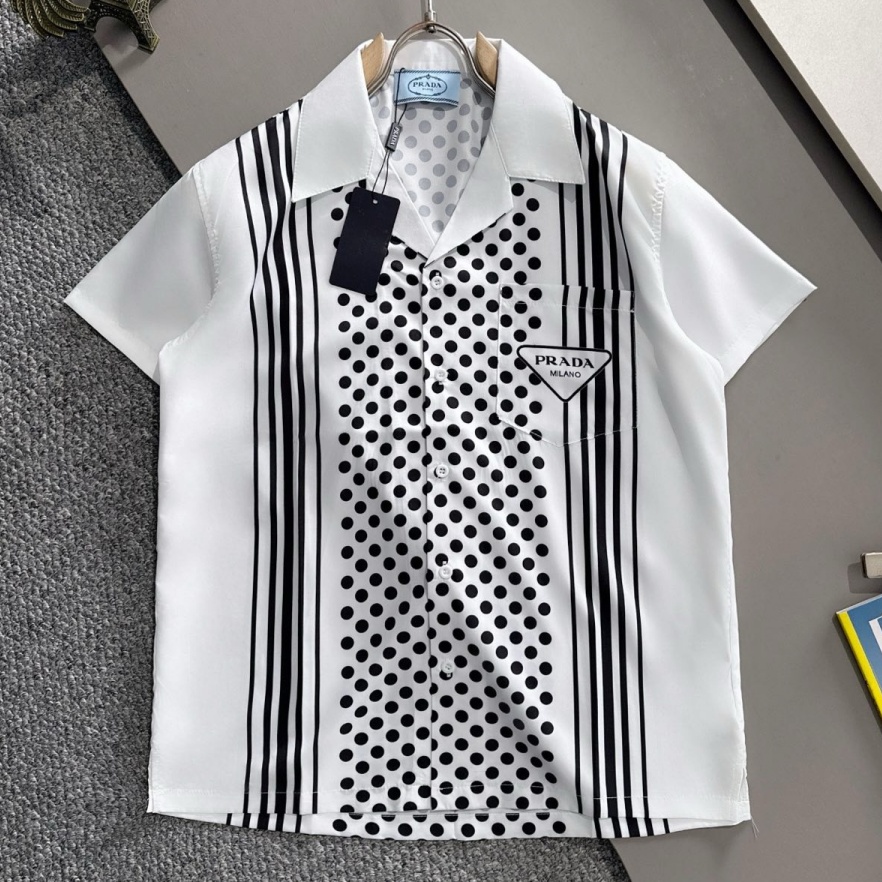 [홍콩명품.PRADA] 프라다 2026 남성용 반팔셔츠 PD2096 PD 홍콩명품의류,구매대행,온라인명품