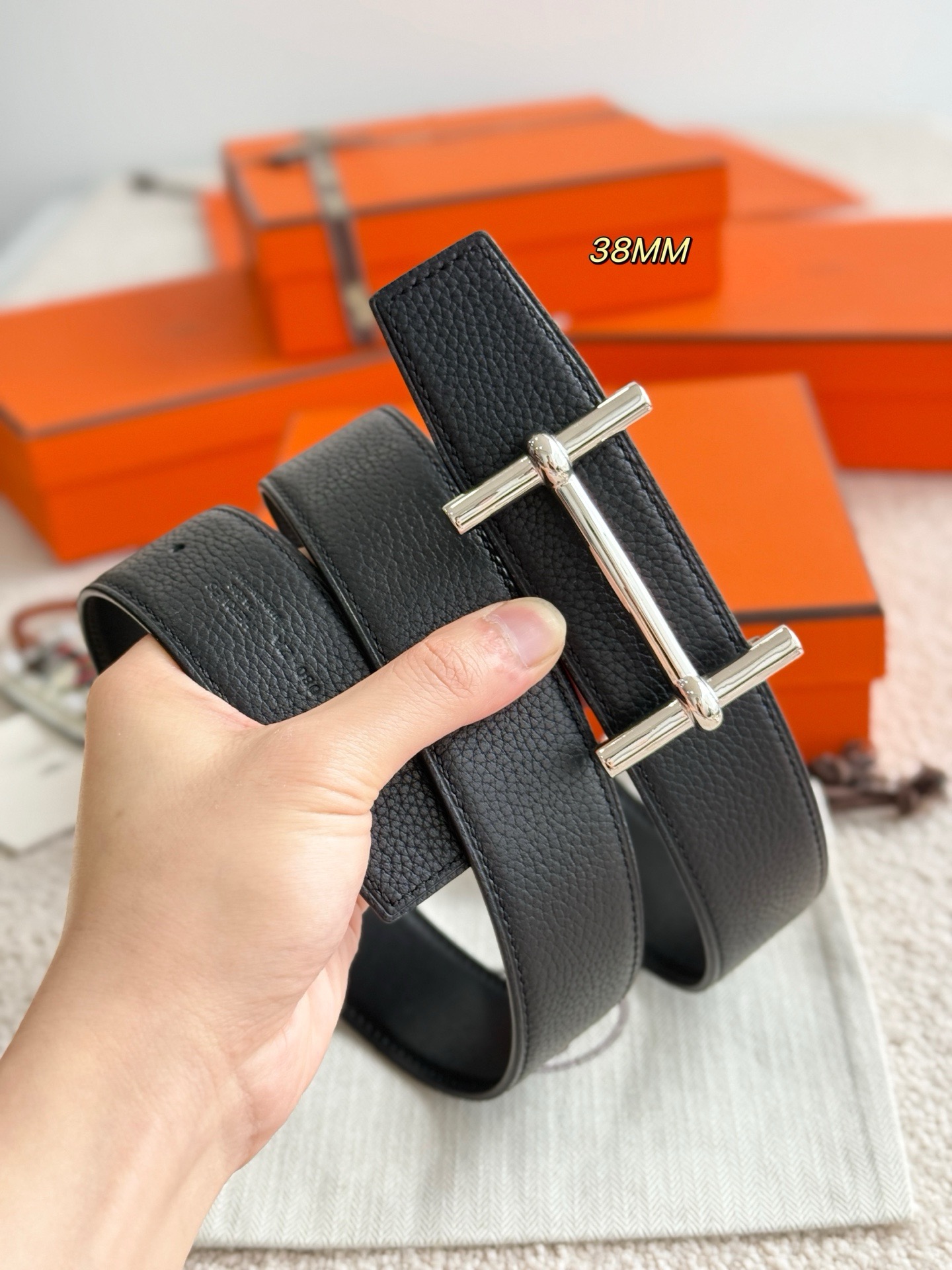 [홍콩명품.HERMES] 에르메스 2026 남성용 가죽벨트 3.8 CM HM017