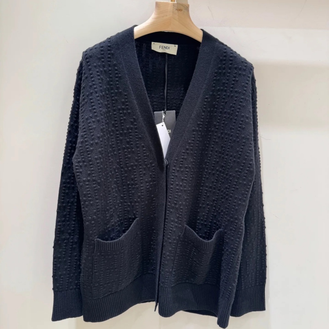 [홍콩명품,FENDI] 펜디 2026 남성용 울 가디건 FD860 PD 홍콩명품의류,구매대행,온라인명품