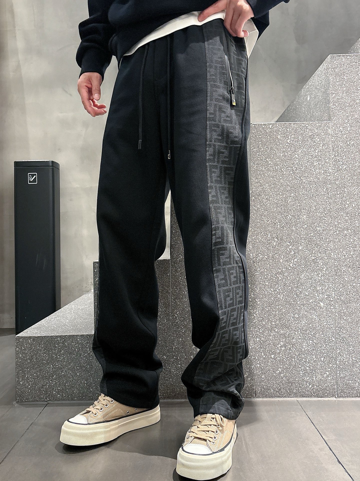 [홍콩명품,FENDI] 펜디 2026 남성용 추리닝바지 FD865 PD 홍콩명품의류,구매대행,온라인명품