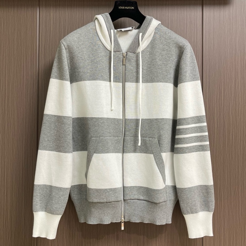 [홍콩명품.THOM BROWNE ] 톰 브라운 2026 남성용 니트가디건자켓 TB1501 PD 홍콩명품의류,구매대행,온라인명품