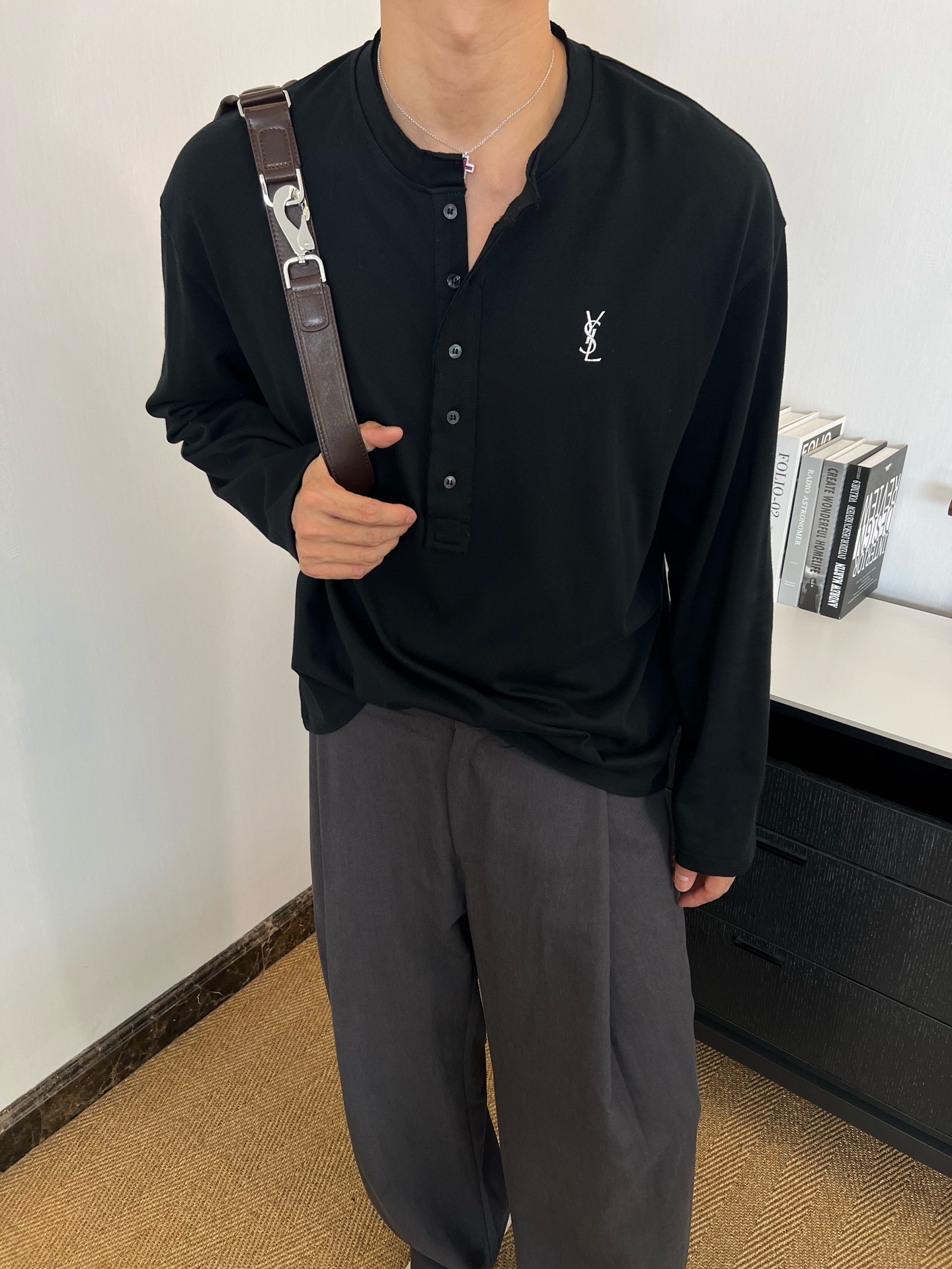 [홍콩명품.SAINT LAURENT] 생로랑 2026 남성용 긴팔티 YSL108 PD 홍콩명품의류,구매대행,온라인명품
